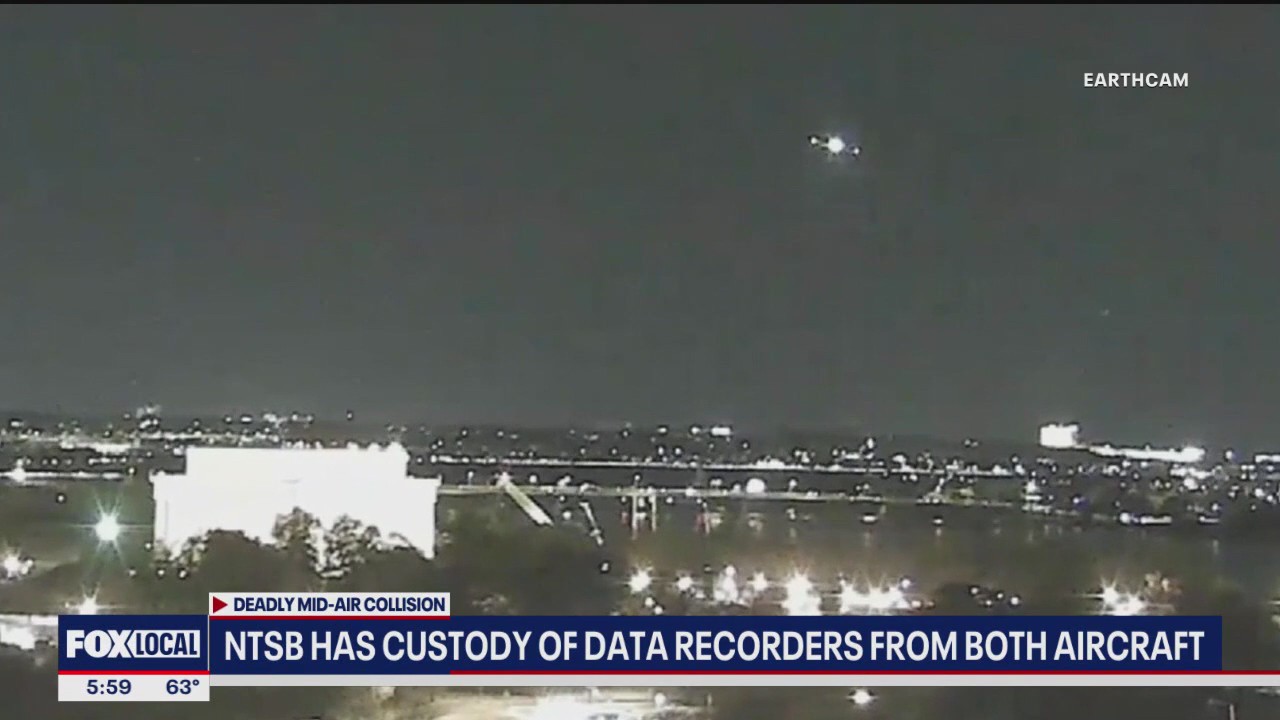 Flight data recorders recovered in DC plane crash