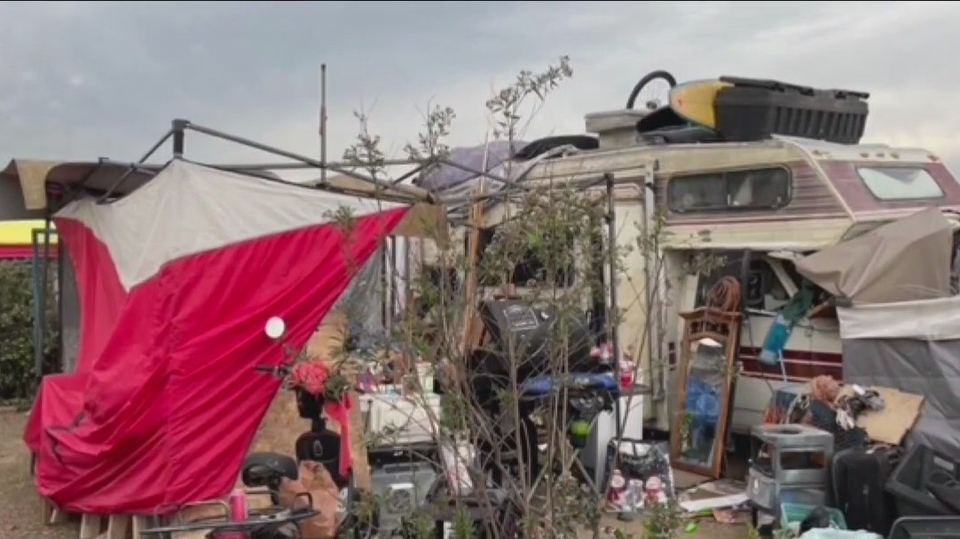 Playa Vista RV encampment begins cleanup