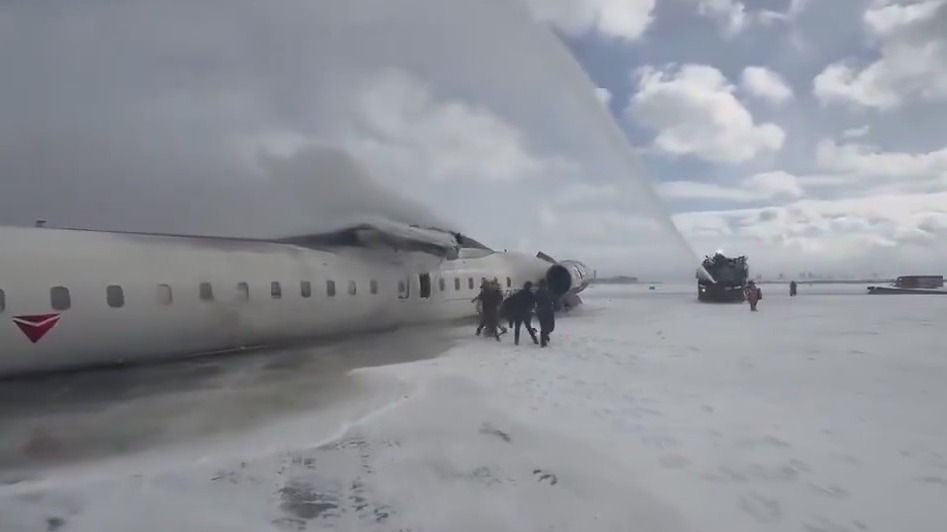 Delta plane crash: Ex-commercial pilot weighs in