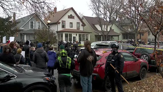 Federal raid in St. Paul draws protests
