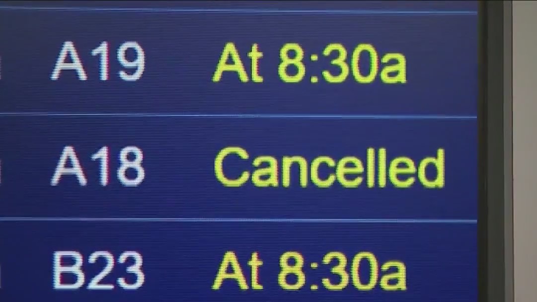 FAA system outage cancels flights, doles out delays at Chicago airports