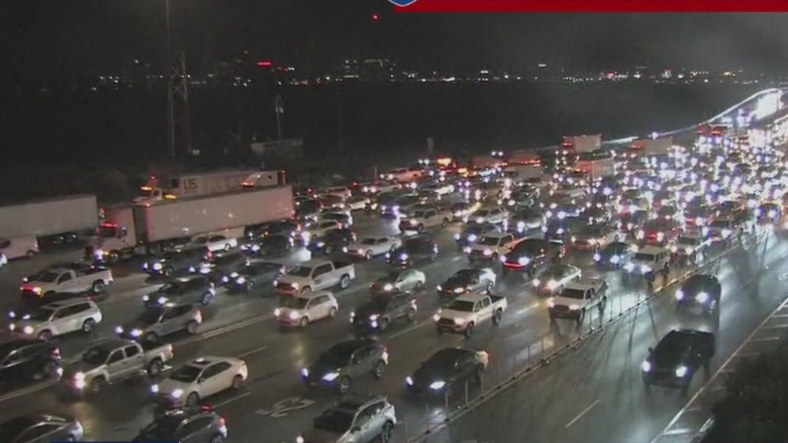Crashes start to pile up in Bay Area rain