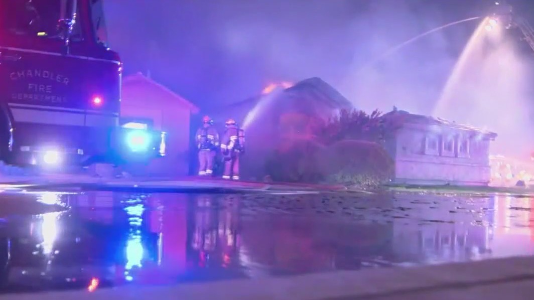 Fire burns Chandler home