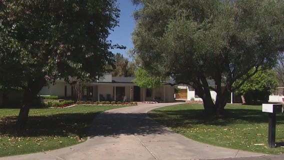 Phoenix home with a lot of land l Cool House