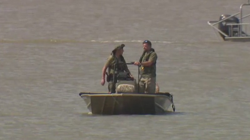 Lake Houston search: Woman missing after falling off jet ski