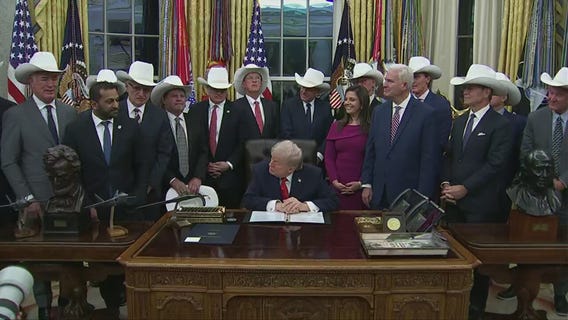 Trump honors USA 'Miracle on Ice' hockey team