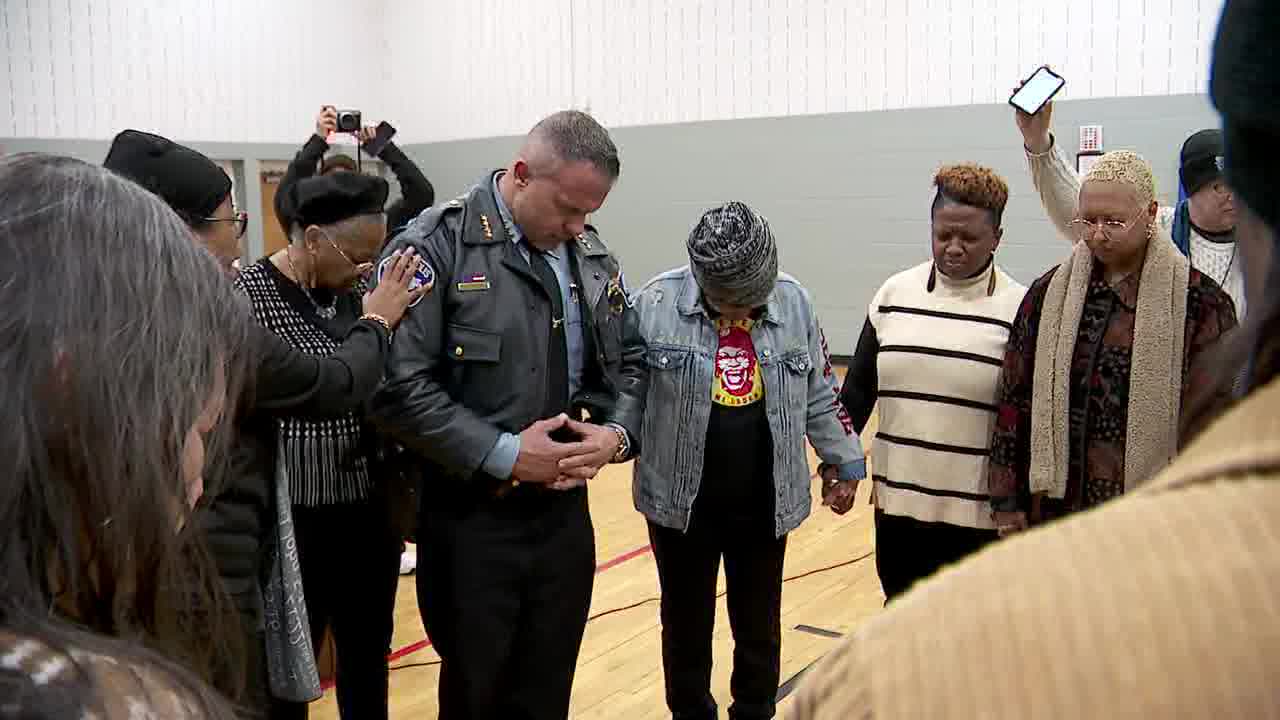 Community prayer service for Somali residents in Mpls