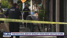 West Seattle jewelry store robbed in broad daylight