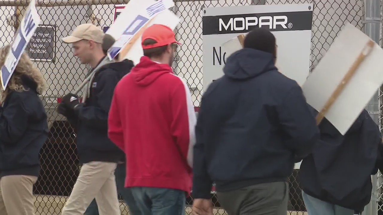 Economic group says UAW-Big Three strike is in the 'danger zone'