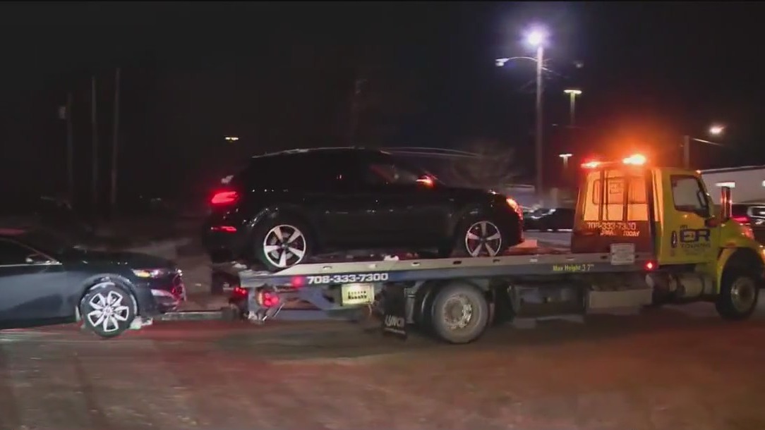 Chicago’s winter parking ban starts with more than 200 cars towed