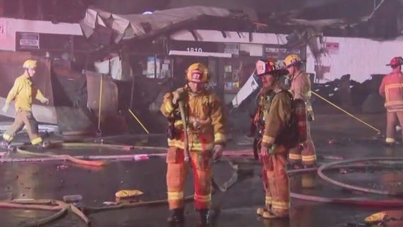 Fire breaks out at Hollywood strip mall