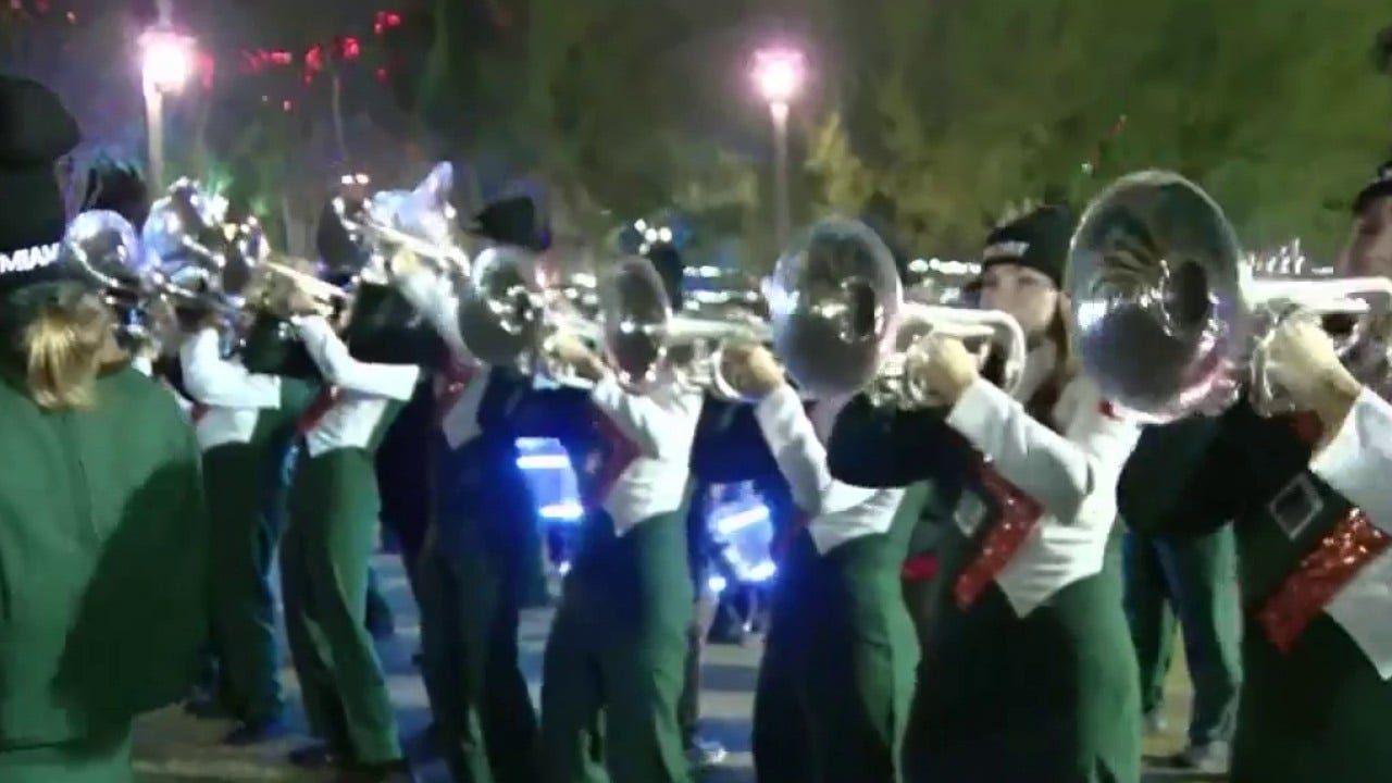 Fiesta Bowl fans embrace chilly weather ahead of semifinal