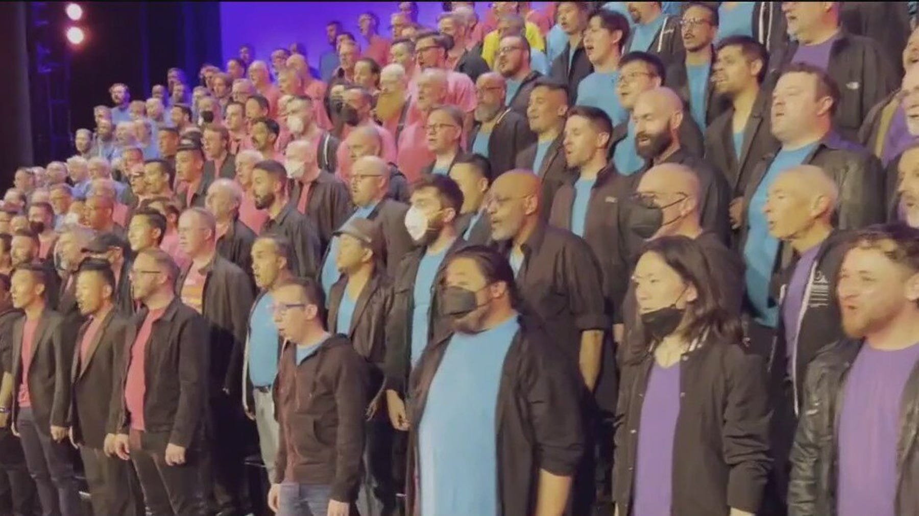 San Francisco Gay Men’s Chorus rings in the holidays with harmony and history