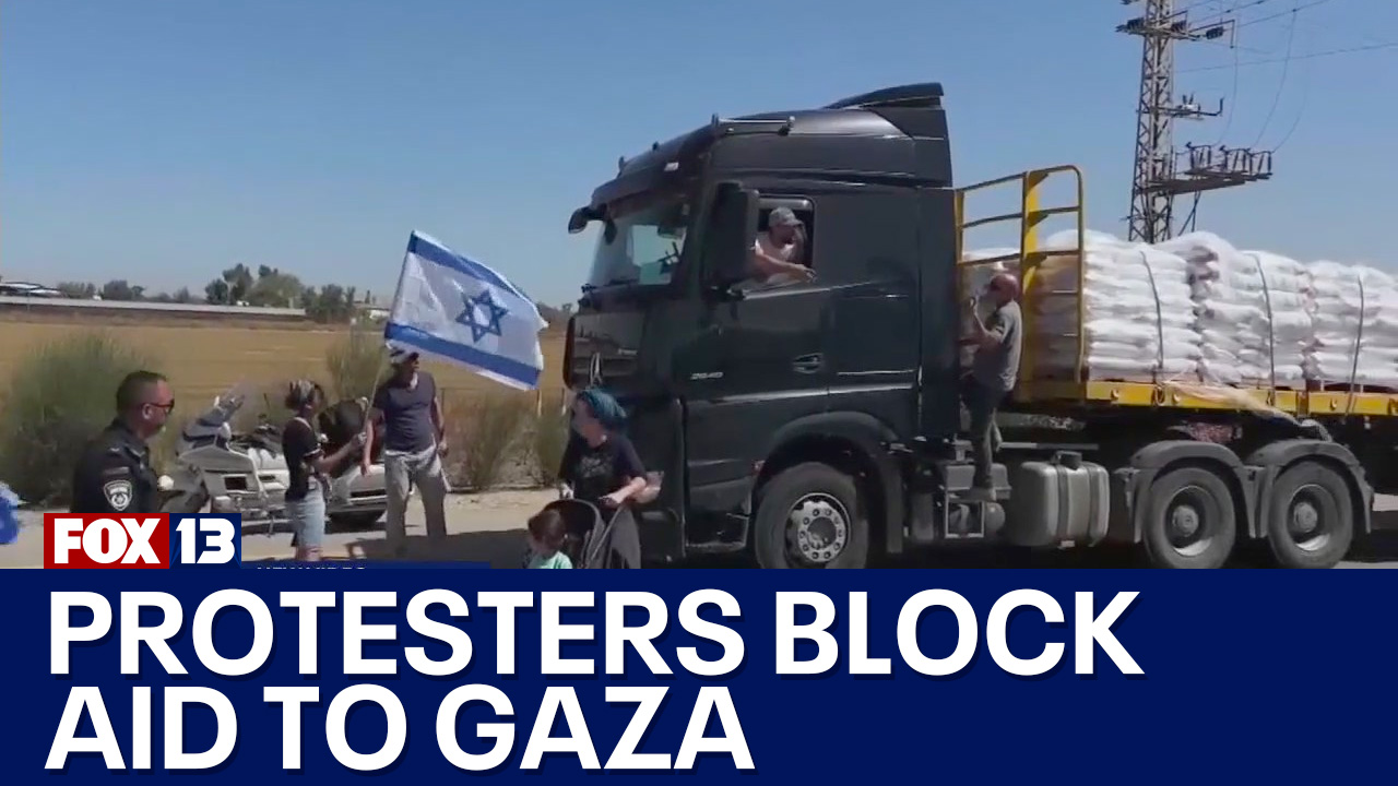 Protesters attempt to block humanitarian aid to Gaza