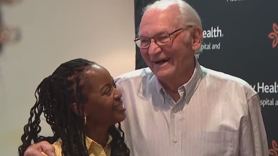 Woman meets man who received her late husband's lungs