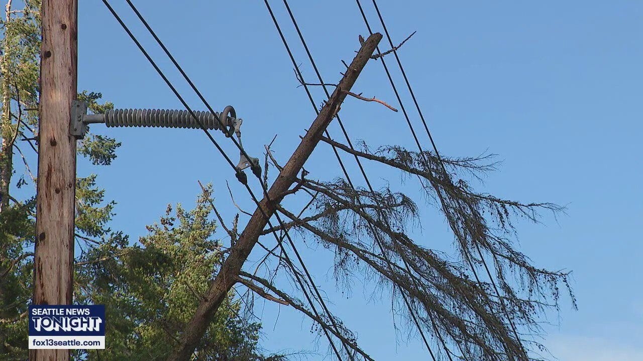 Windstorm knocks out for to 400k+ in WA