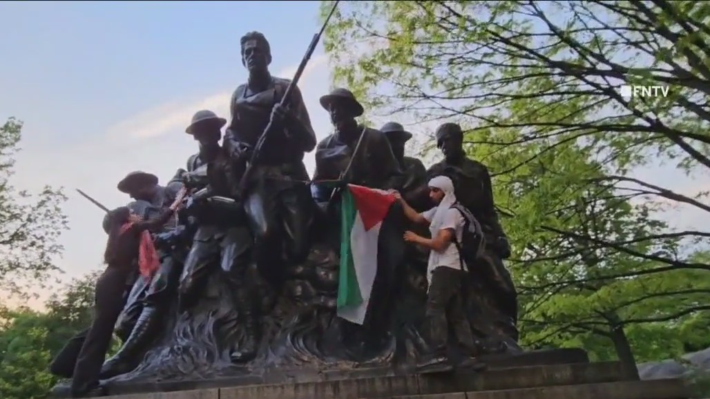 Mayor offers reward for vandalized WW1 statue