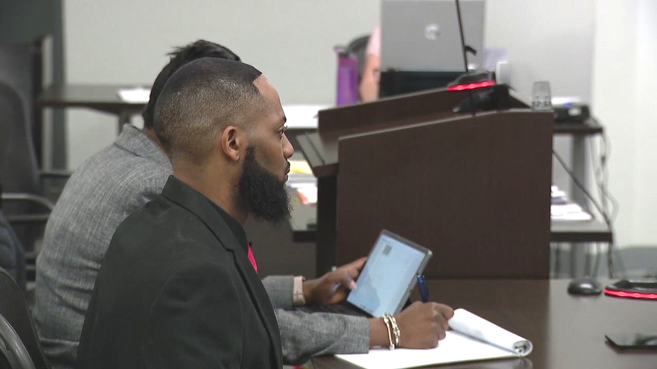 Alleged fake contractor faces charges in court