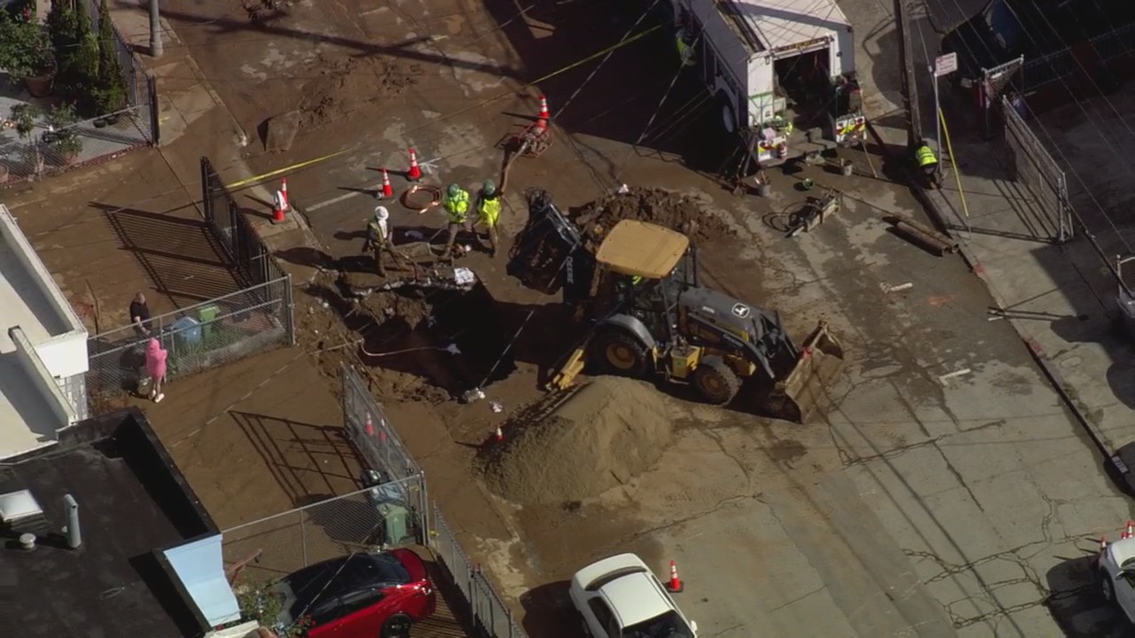 San Francisco water main break; homes flooded