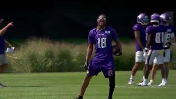 Justin Jefferson puts on coaching hat while sitting out Vikings practice