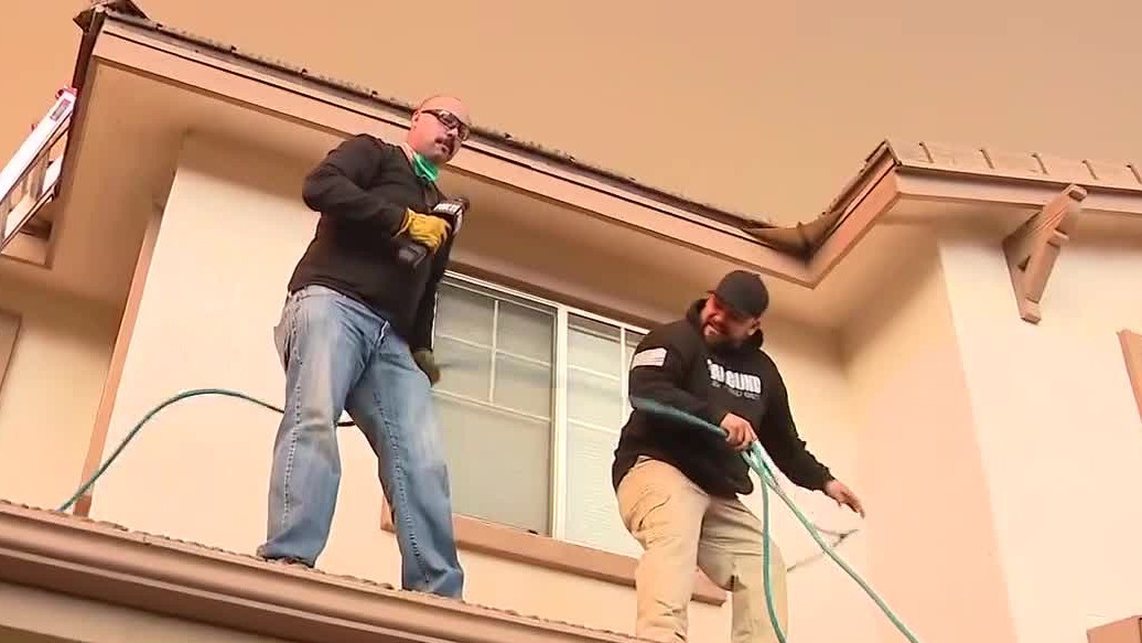 Castaic Fire: Homeowners race to protect home from brush fire