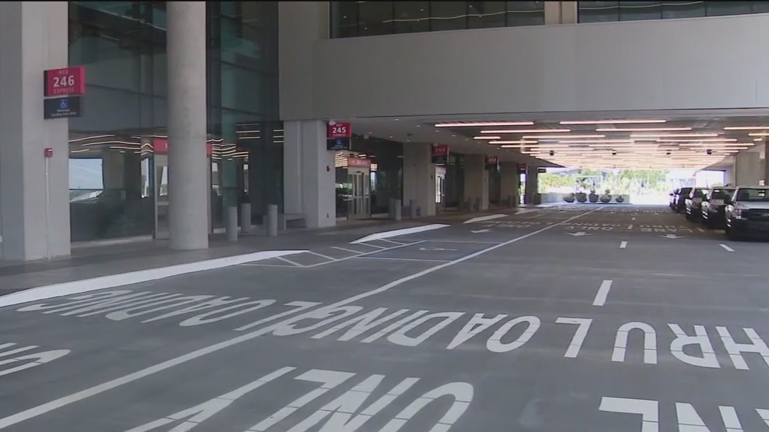 Red Express Curbside opens at TPA