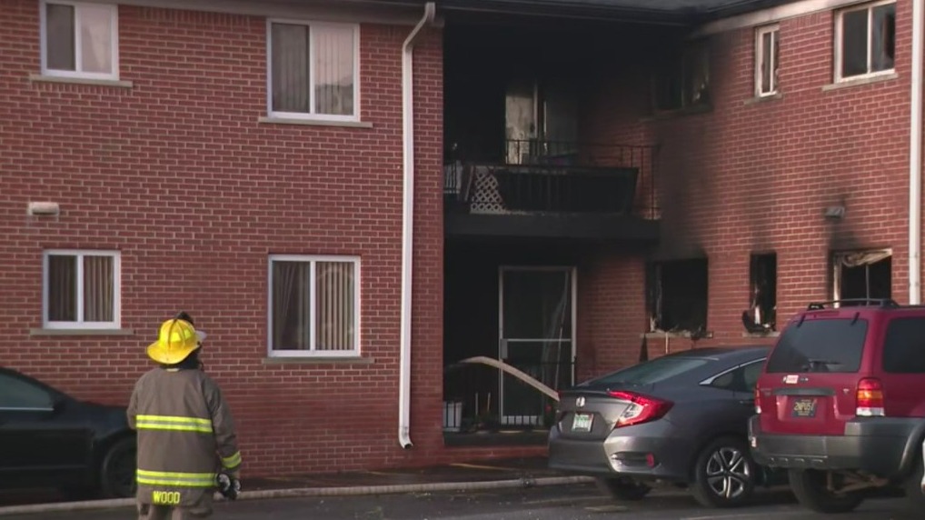 3 hurt in Farmington apartment fire