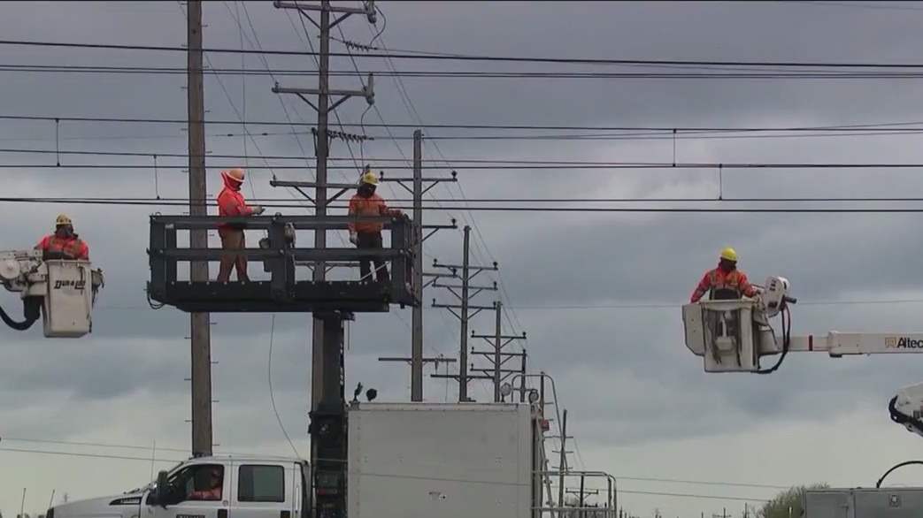Indiana Toll Road shut down due to utility pole fire