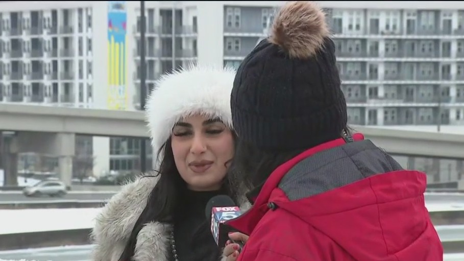 Floridian sings as she sees snow for the first time