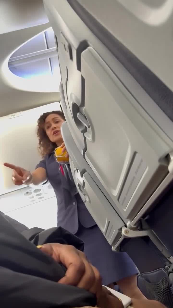 Disruptive passenger escorted off American Airlines flight after outburst