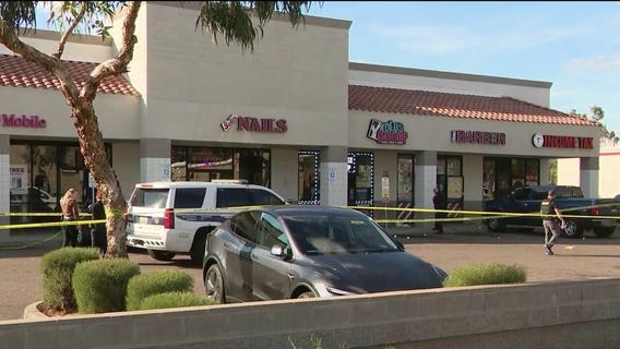 Police investigating double shooting that left man dead in Phoenix