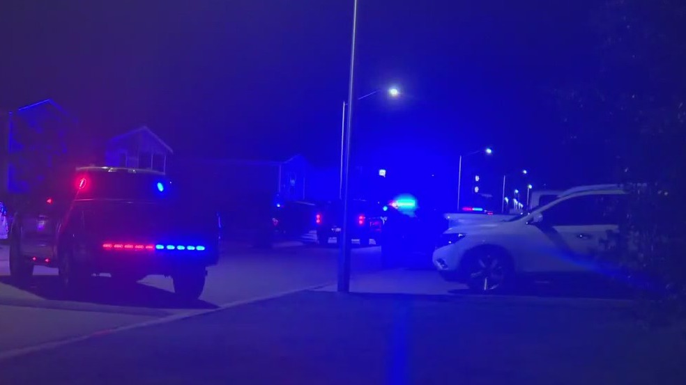 2 people dead in East Austin home | FOX 7 Austin