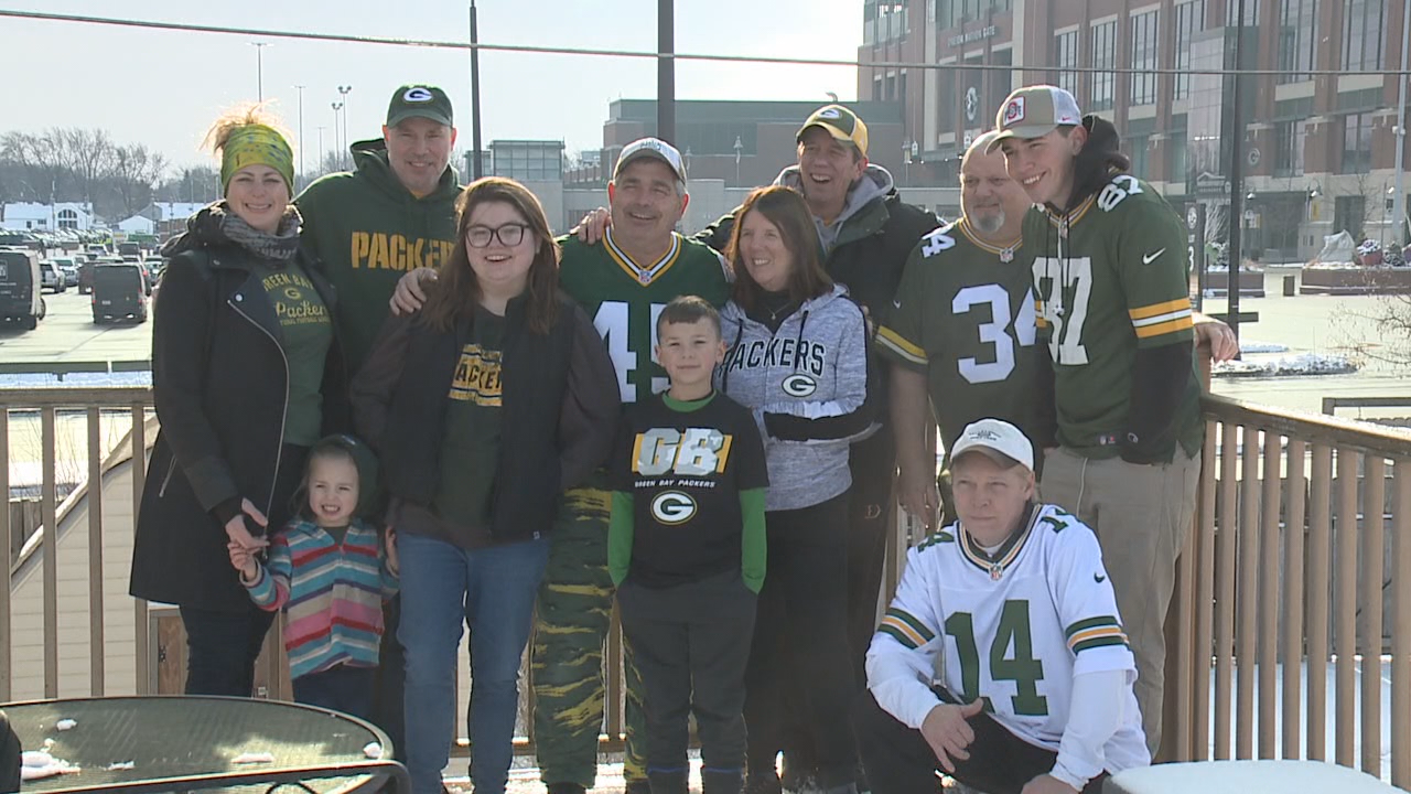 Fans without tickets watch Packers near Lambeau