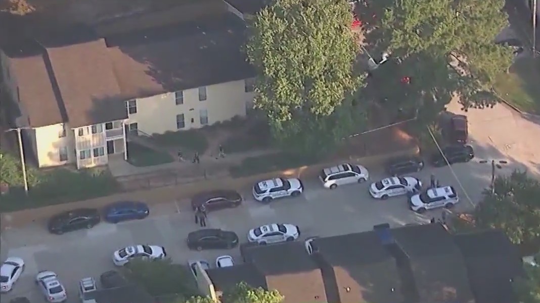 Teen charged in shootout with officers during chase | FOX 5 Atlanta