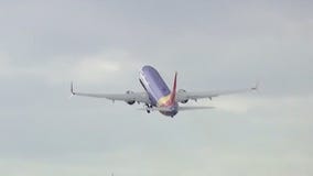 How do gates work at AUS airport?