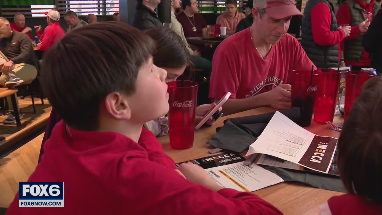 Badgers fans take over Deer District