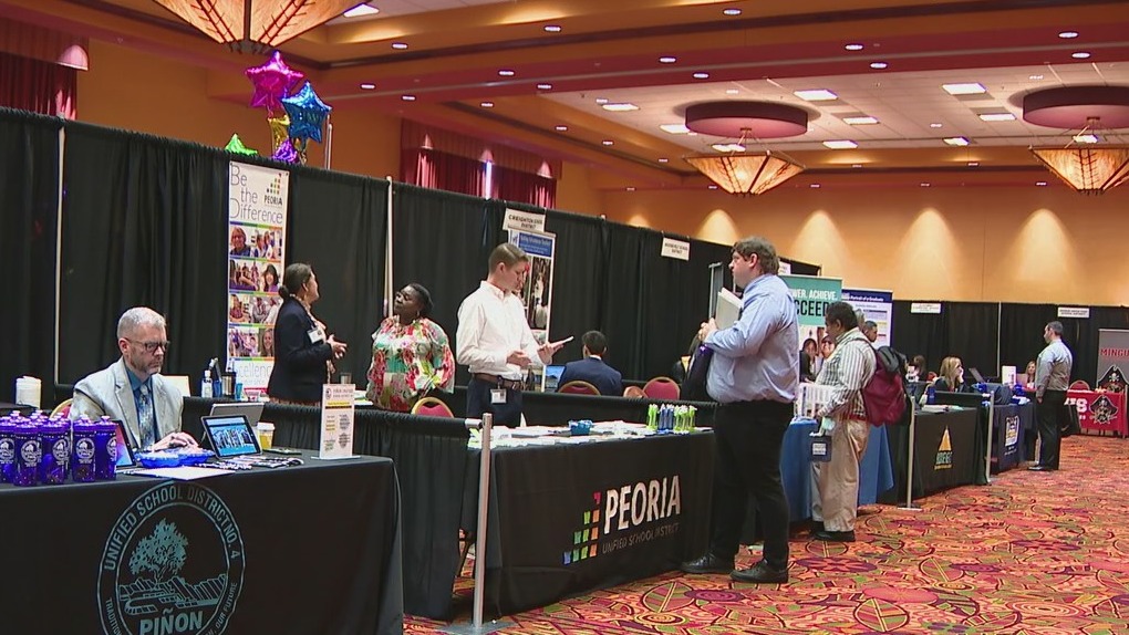 More than 100 Arizona school districts hold job fair to improve staffing shortages