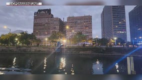 Man drives car into Lake Michigan near Lake View neighborhood