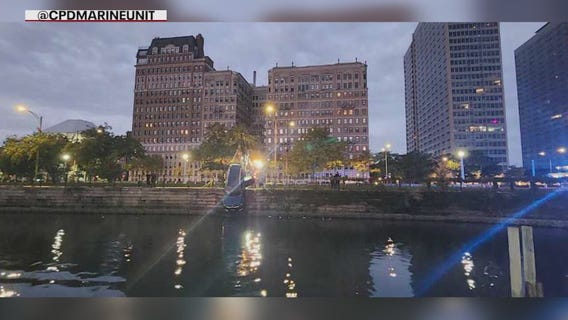 Man drives car into Lake Michigan near Lake View neighborhood