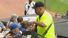 'Reggie the Beer Vendor' chasing record at Chicago's Sox Park