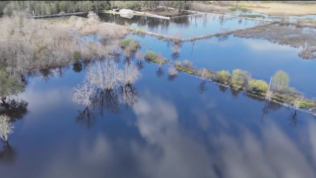 Parts of Pasco County still struggling with floods | FOX 13 Tampa Bay