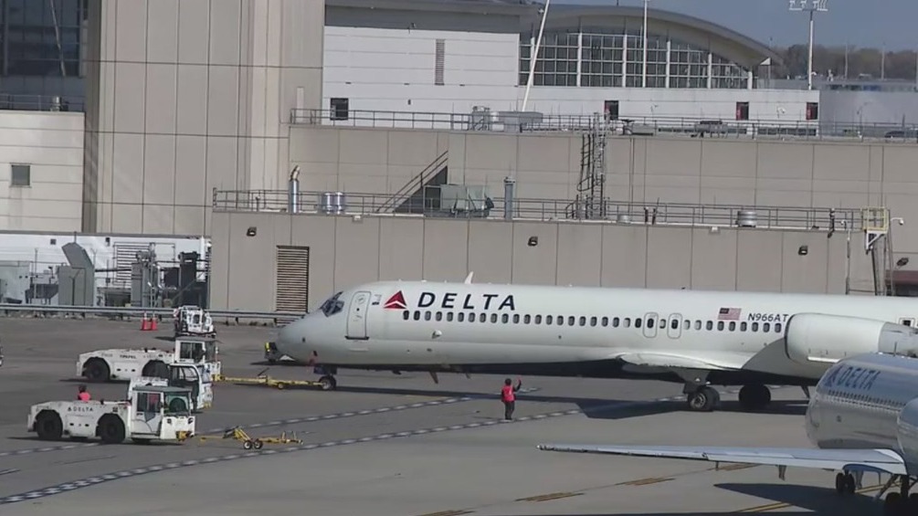 Air traffic controllers holding information picket
