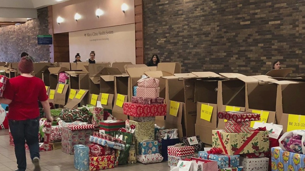 ?Holiday sharing tree? returns for 39th season