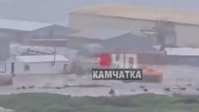 8.9 earthquake hits Russia, waves sweep buildings