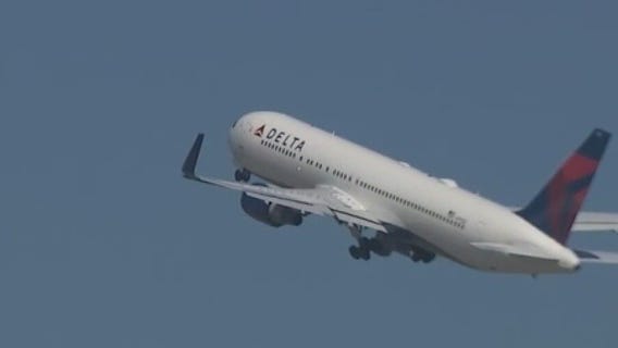 Thanksgiving travel rush begins