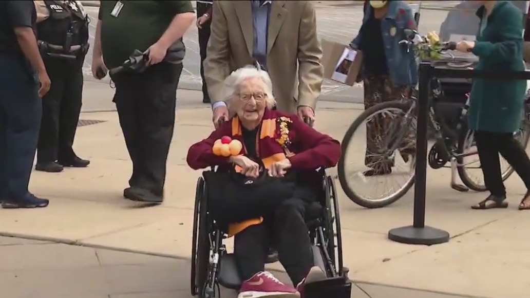 Sister Jean plans to publish memoir next year: report