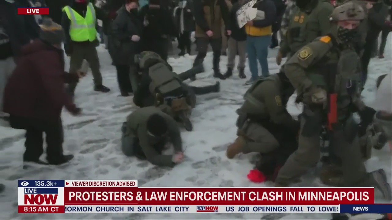 Minneapolis protesters clash with federal agents