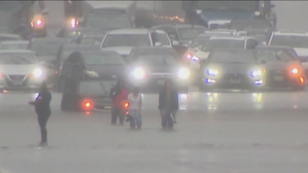 West Side Chicagoans await further assistance post-flood