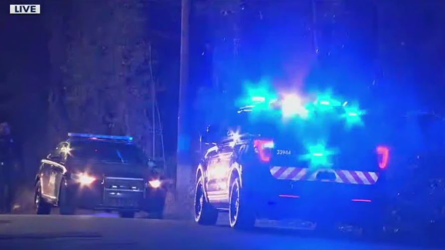 Deadly shooting investigation in SW Atlanta | FOX 5 Atlanta