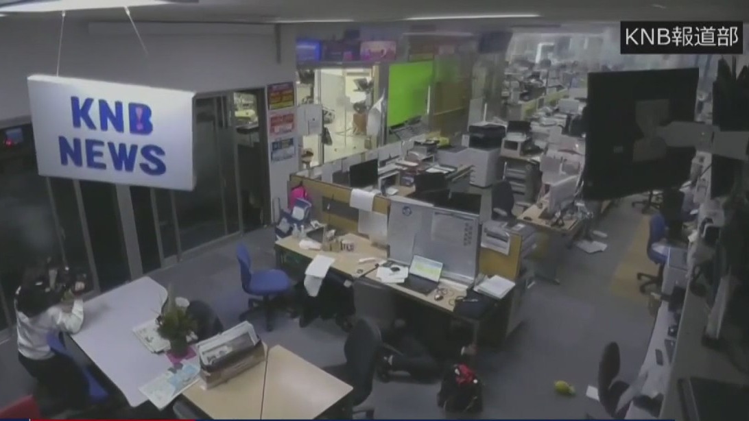 Western Japan hit by powerful earthquake